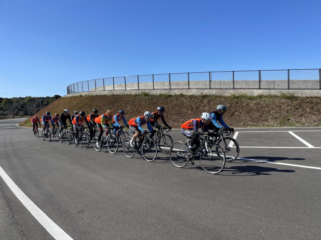 根占自転車競技場の外周道路を使った走行訓練