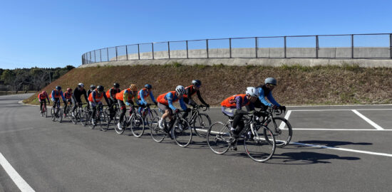 根占自転車競技場の外周道路を使った走行訓練