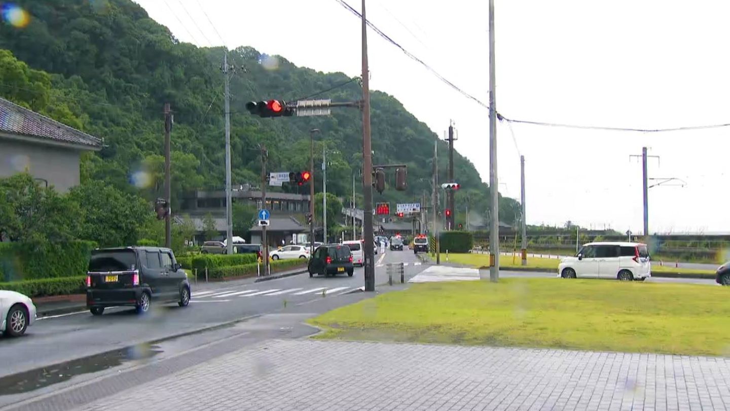 追突事故多発の国道10号・仙巌園前交差点 来月4日から通行方法を変更