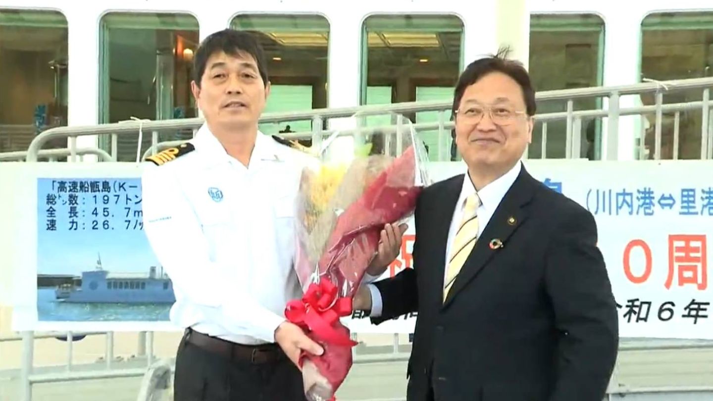 甑島高速船が就航10周年、42万人乗船「たくさんの人が利用、うれしい
