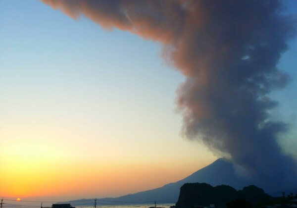 錦江湾一面に広がる火山灰